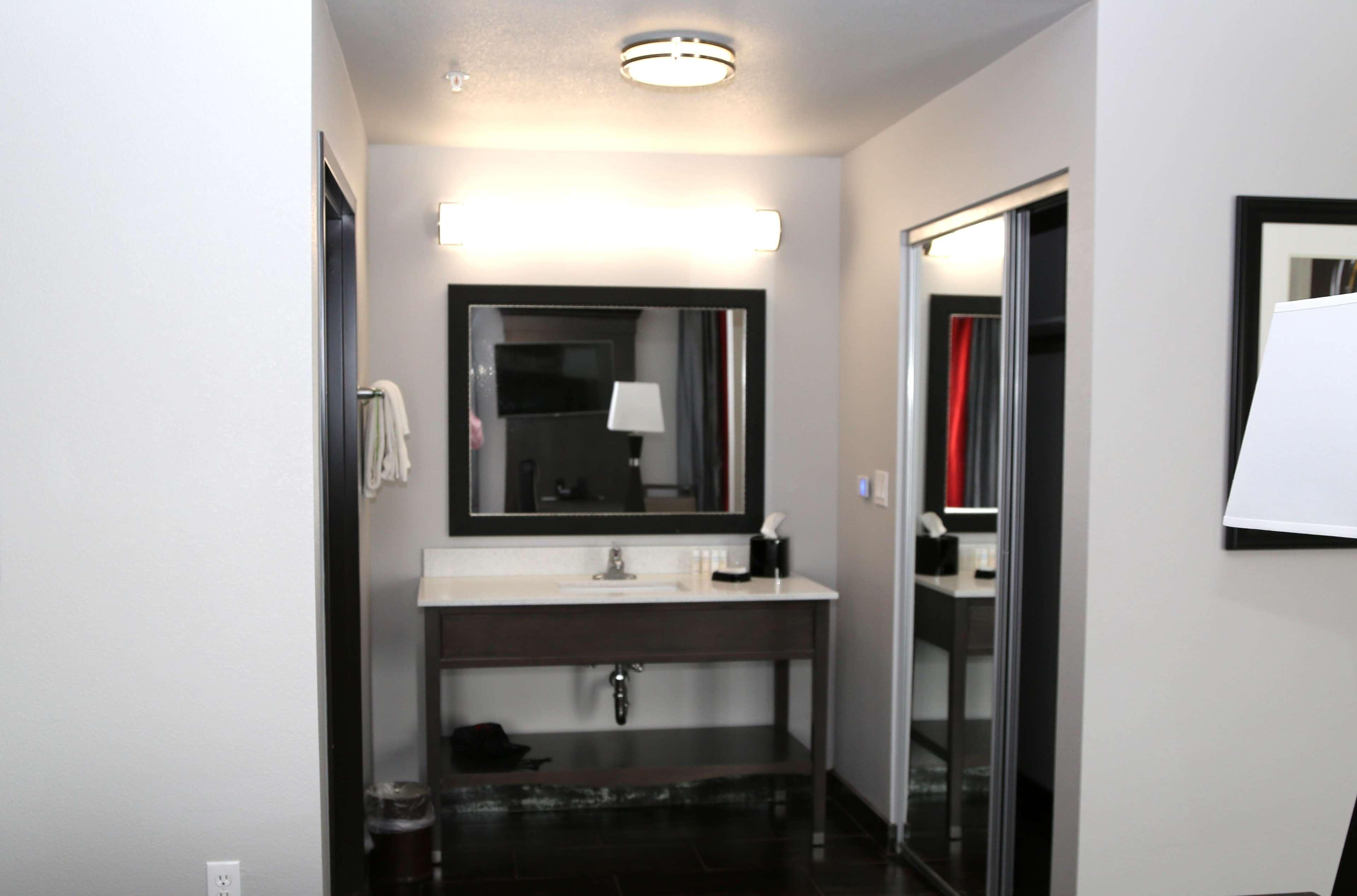 Quality Inn & Suites Pearsall Екстериор снимка