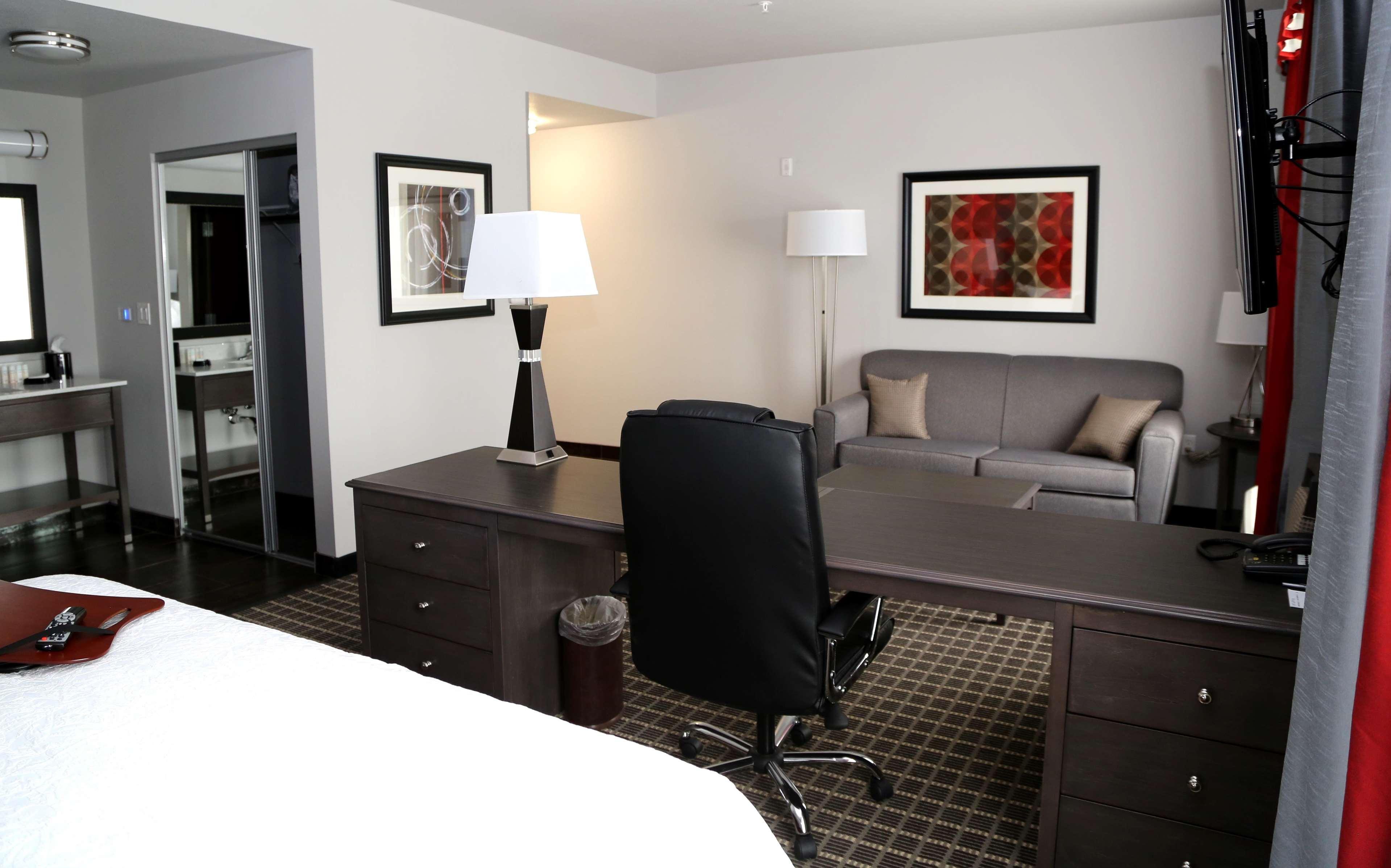 Quality Inn & Suites Pearsall Екстериор снимка