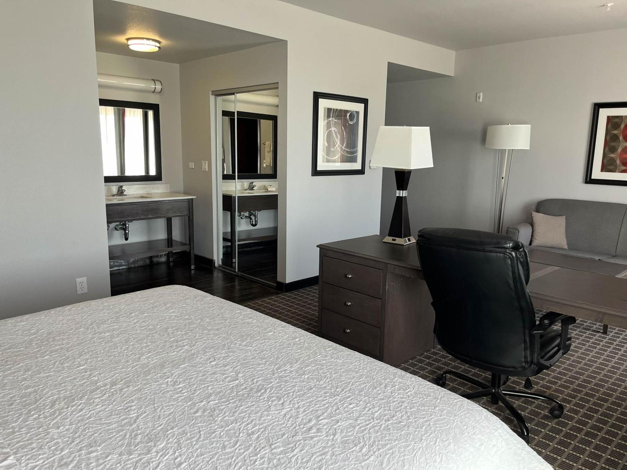 Quality Inn & Suites Pearsall Екстериор снимка