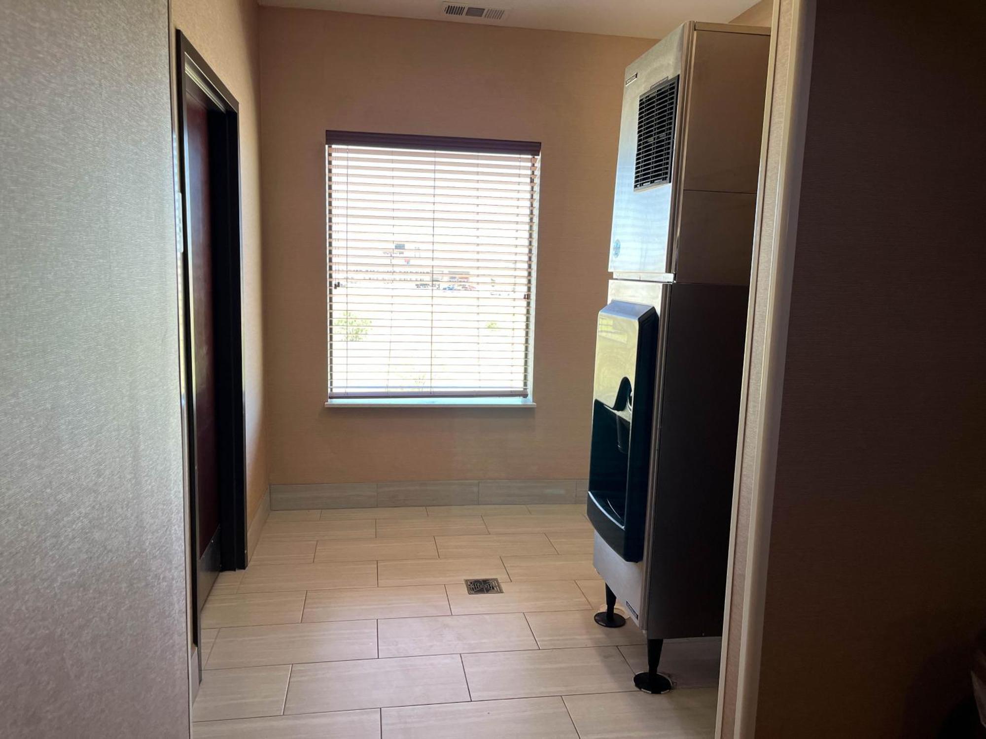 Quality Inn & Suites Pearsall Екстериор снимка