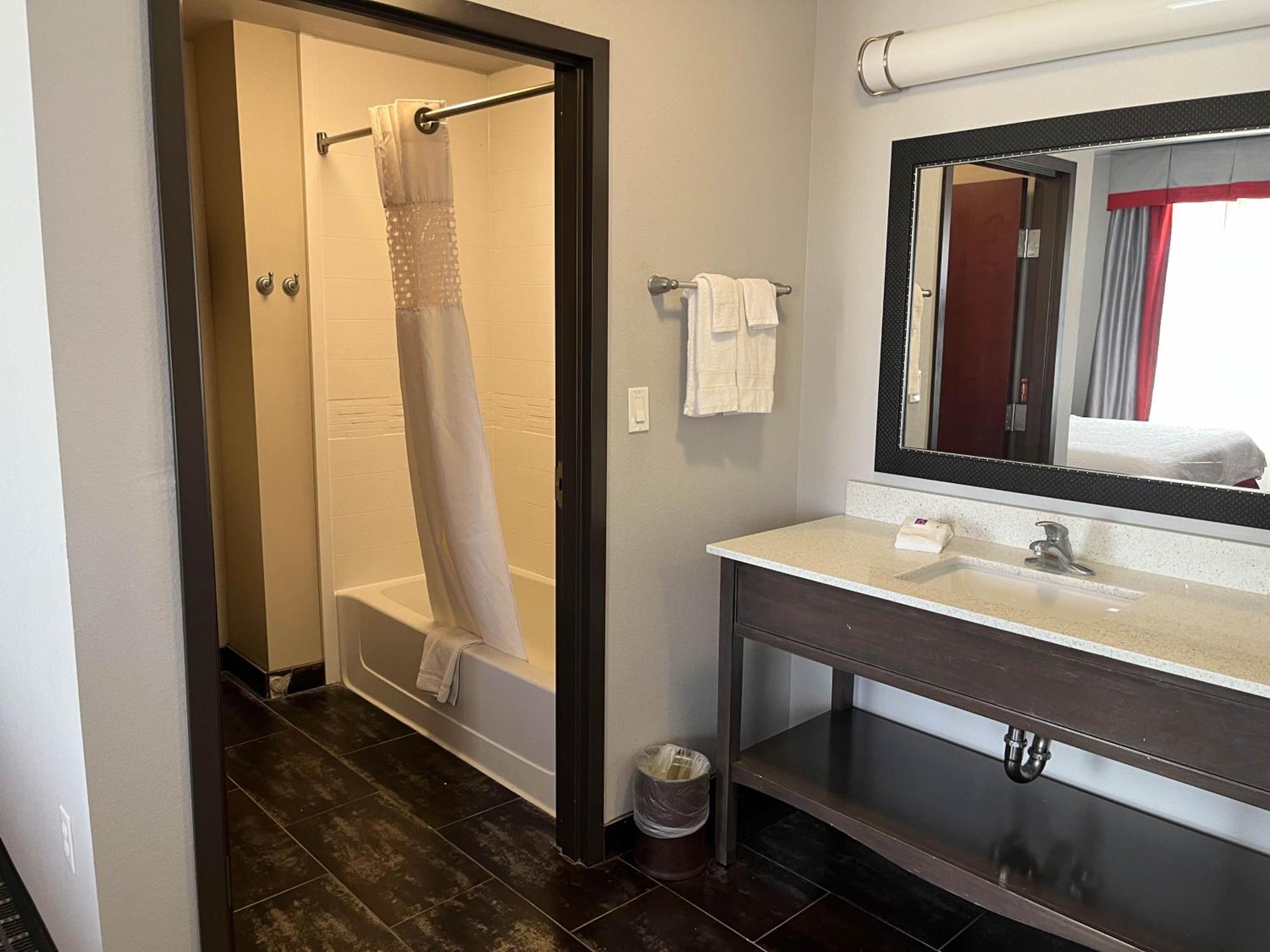Quality Inn & Suites Pearsall Екстериор снимка